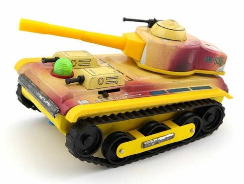 835 tank vintage toy - me,