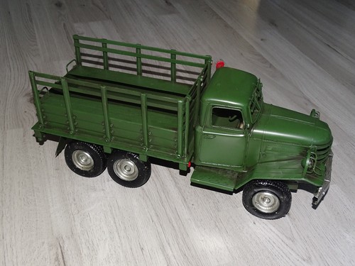 Großer retro lkw - retro,